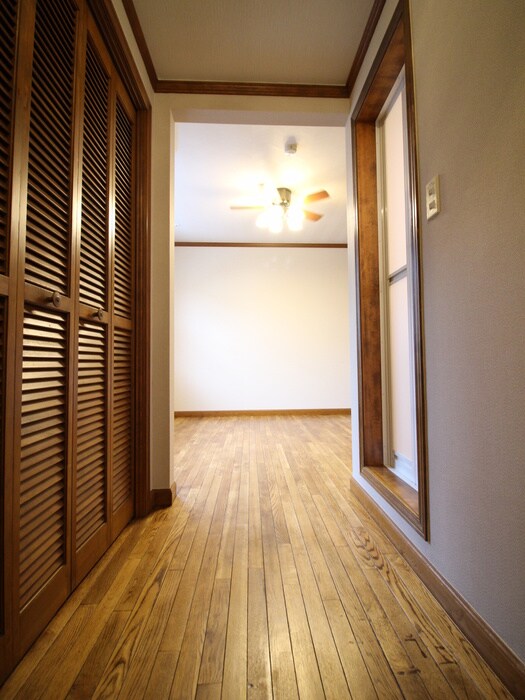 物件内観写真13　(廊下)