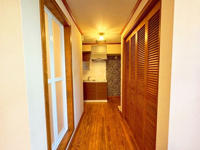 物件内観写真16　(廊下)