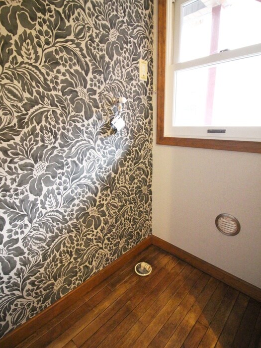 物件内観写真16　(洗濯機置場)