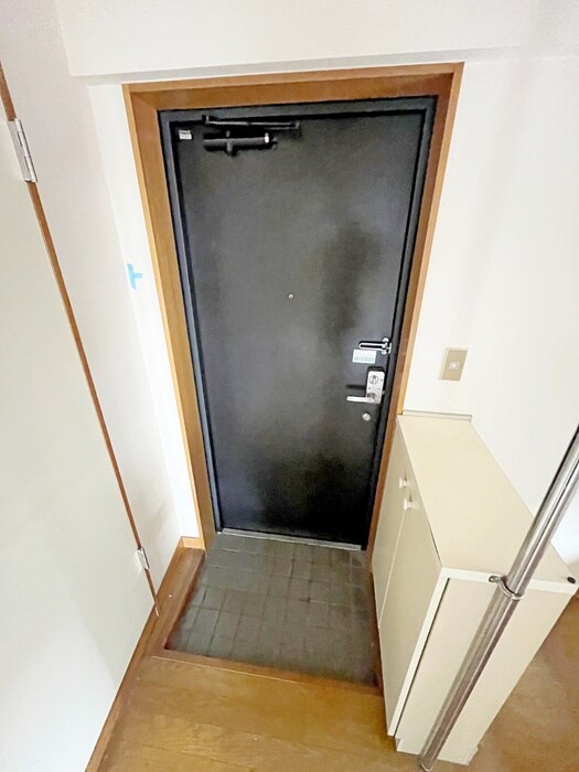 物件内観写真18　(玄関)