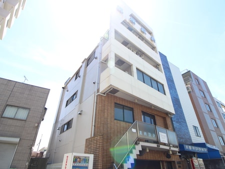 真柄ビル外観写真