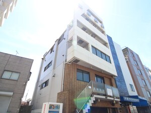 真柄ビル外観写真