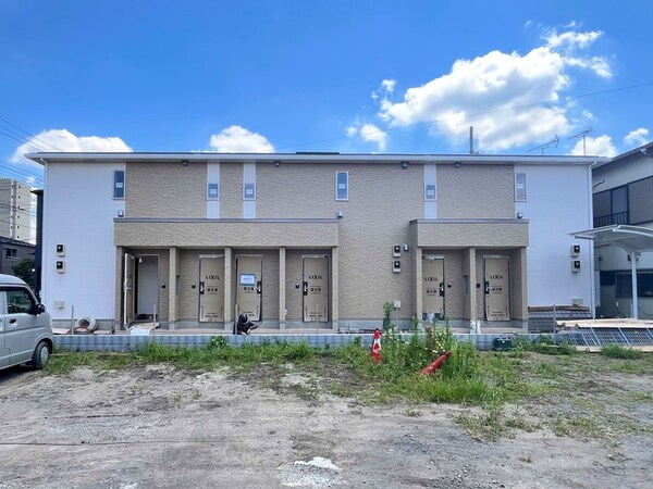 建築中
