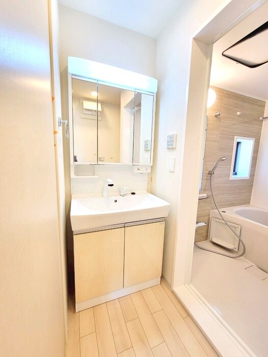 物件内観写真11　(洗面)