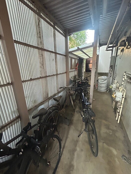 物件外観写真6　(駐輪場)