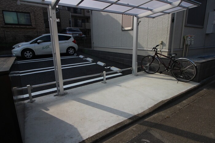 物件外観写真3　(駐輪場)
