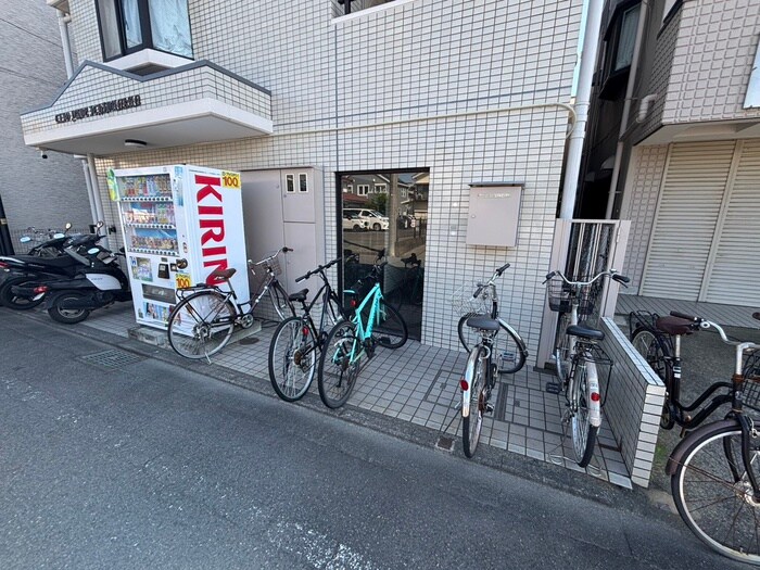 物件外観写真6　(駐輪場)