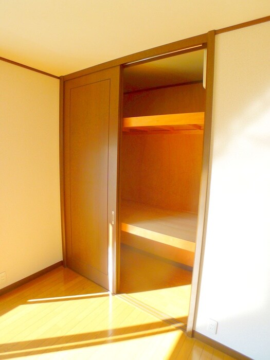 物件内観写真8　(収納)