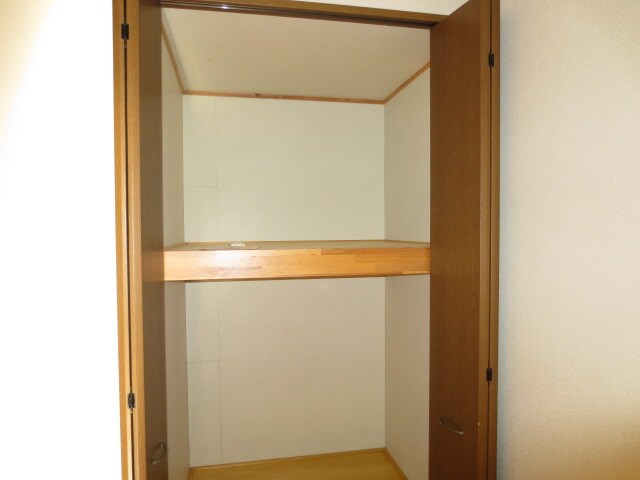 物件内観写真10　(収納)