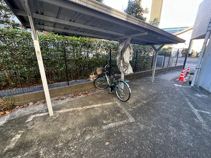 物件外観写真6　(駐輪場)