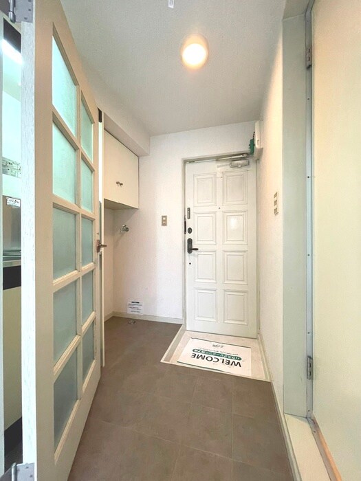 物件内観写真8　(玄関)