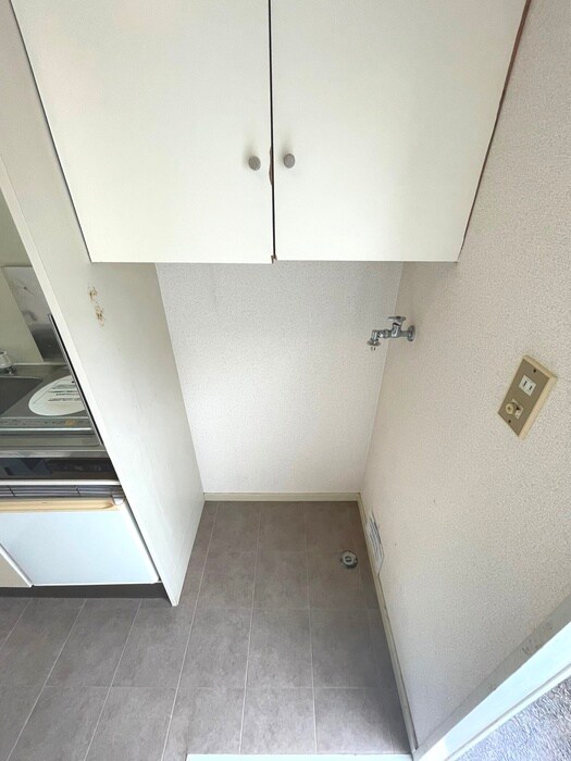 物件内観写真12　(洗濯機置場)