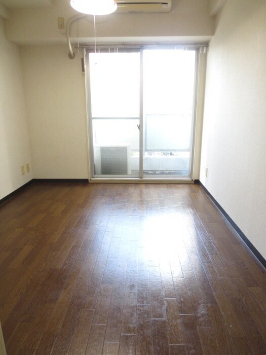 物件内観写真4　(居室)