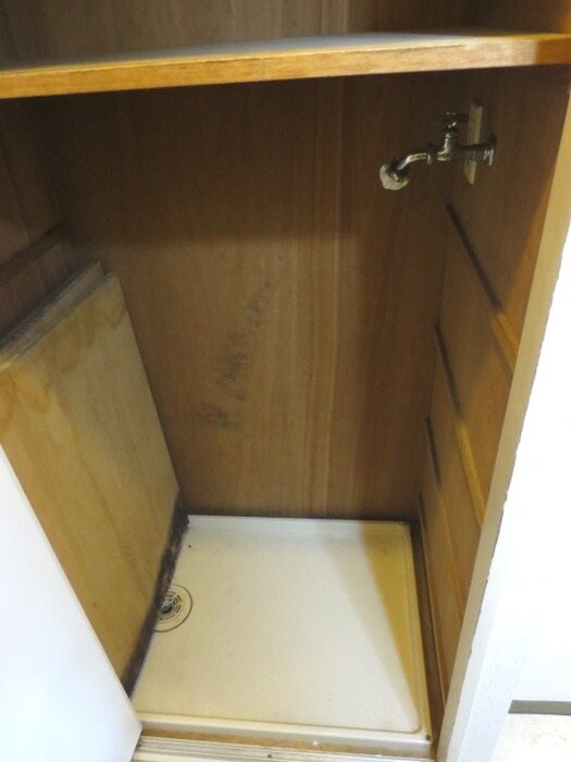 物件内観写真10　(洗濯機置場)