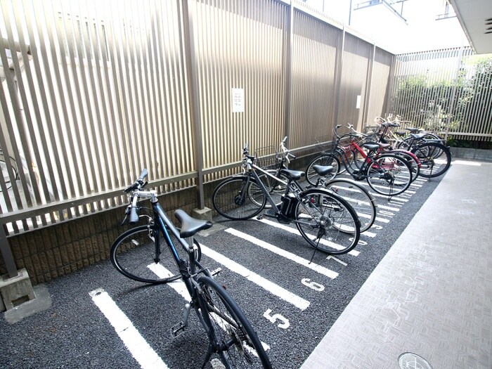 物件外観写真5　(駐輪場)