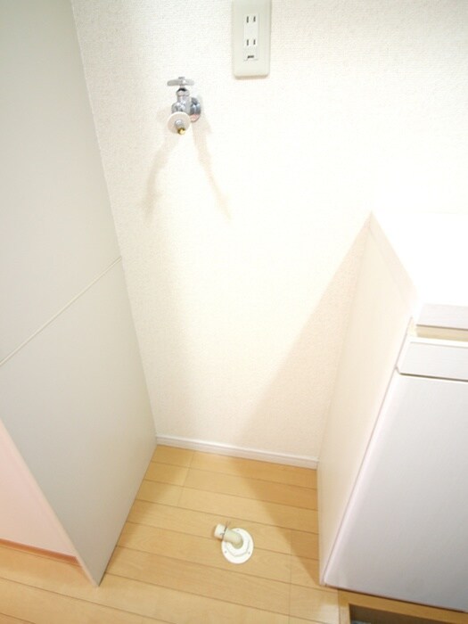 物件内観写真11　(洗濯機置場)