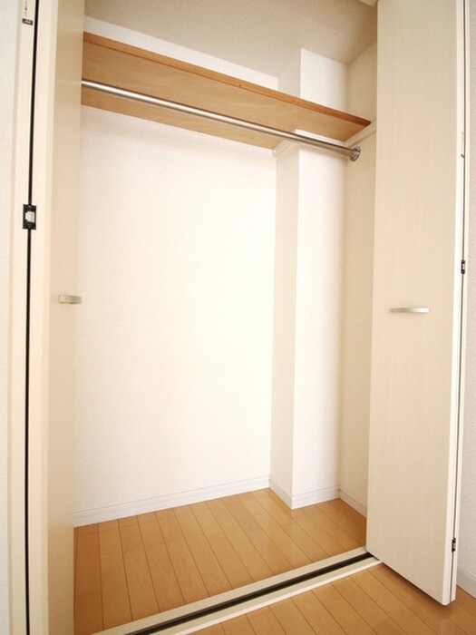 物件内観写真12　(収納)