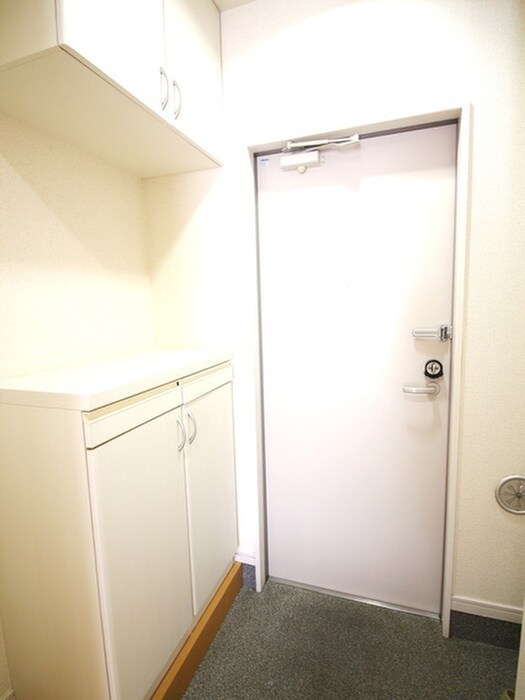 物件内観写真16　(玄関)