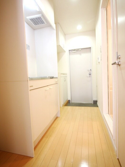 物件内観写真21　(廊下)