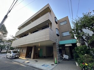 カシミエ－ル国立外観写真