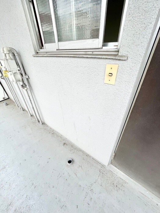 物件内観写真8　(洗濯機置場)