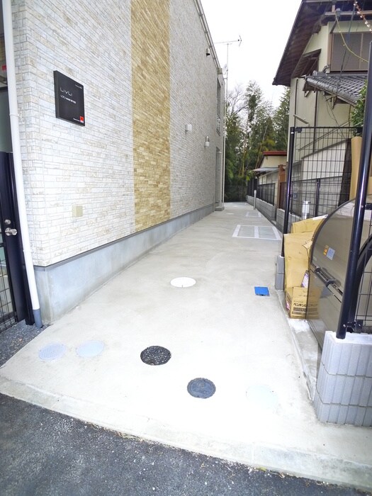 物件外観写真5　(駐輪場)