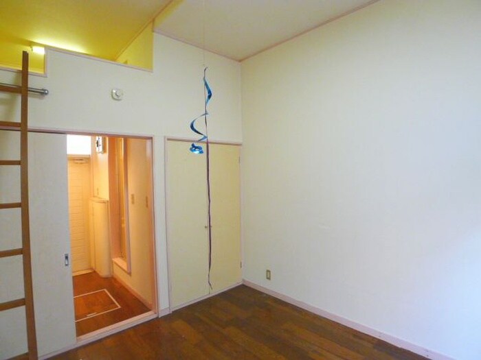 物件内観写真5　(室内からの展望)