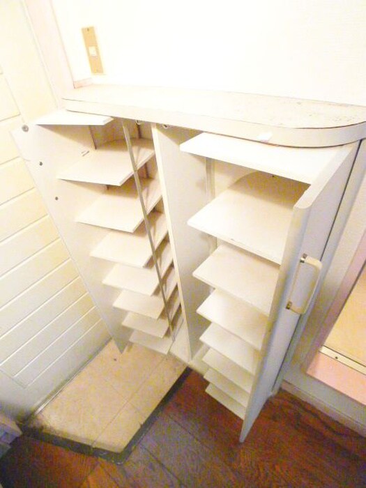 物件内観写真12　(靴箱)