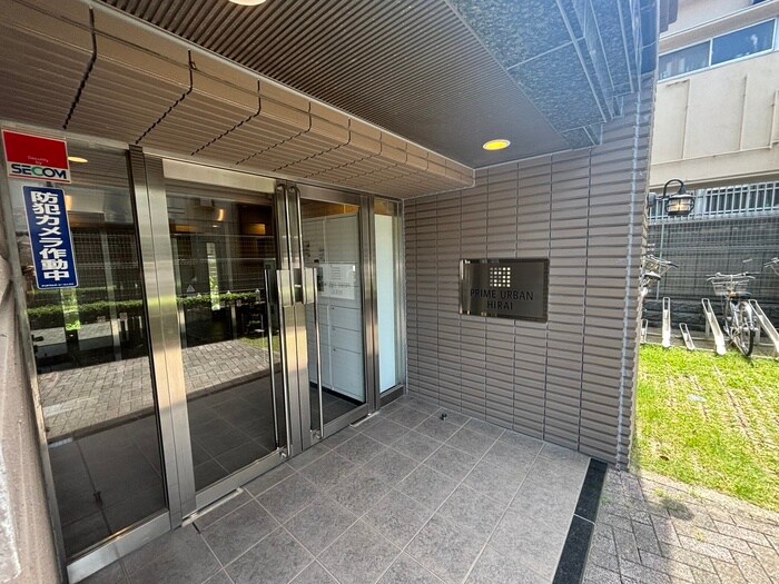 物件外観写真3　(エントランス部分)