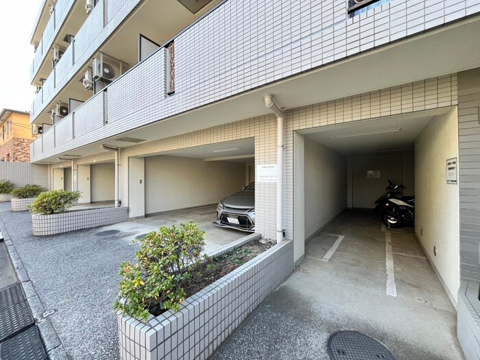 物件外観写真6　(駐車場)