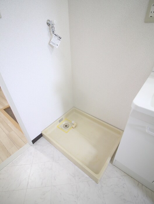 物件内観写真15　(洗濯機置場)