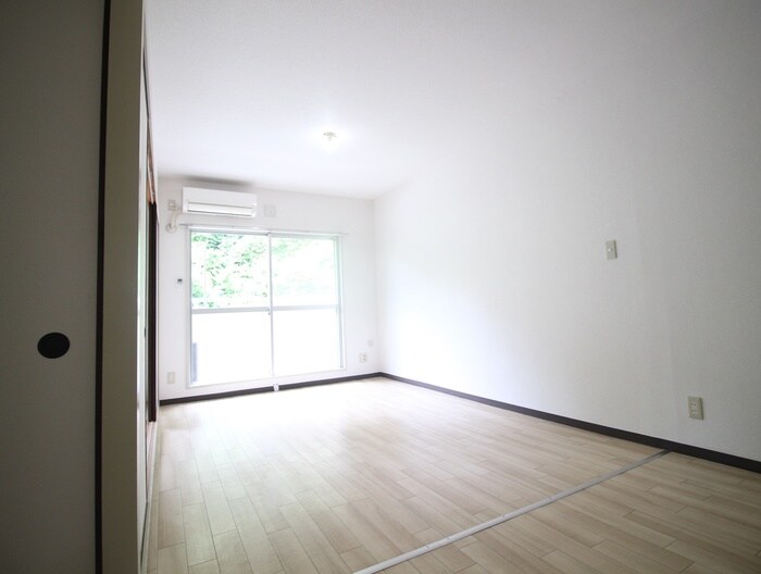 物件内観写真19　(居室)