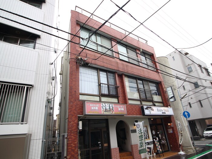 サンハウスの物件外観写真
