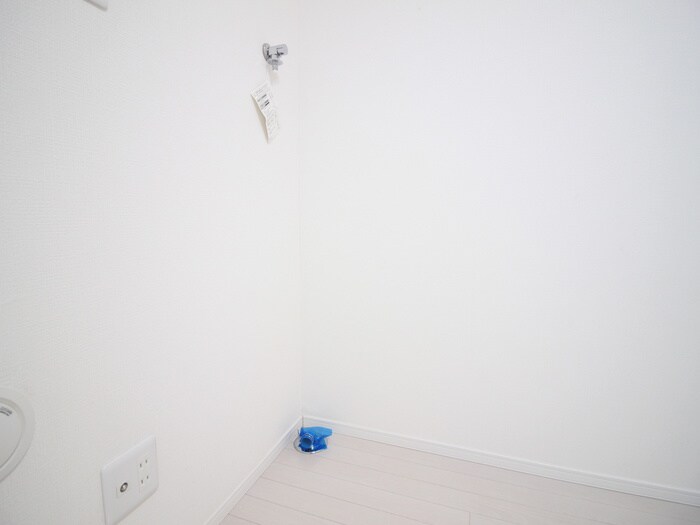 物件内観写真14　(洗濯機置場)