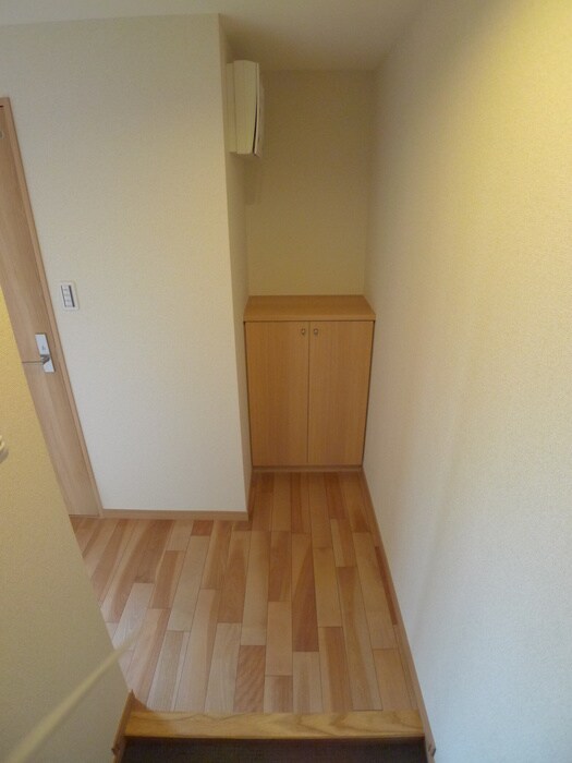 物件内観写真6　(玄関)