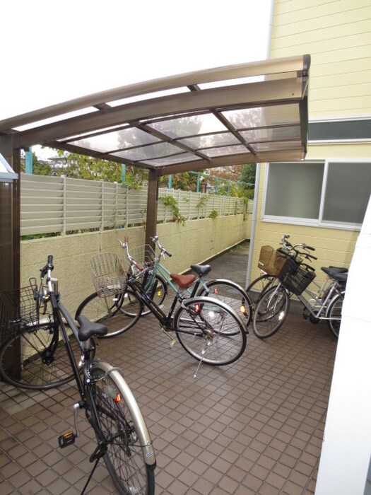 物件外観写真6　(駐輪場)