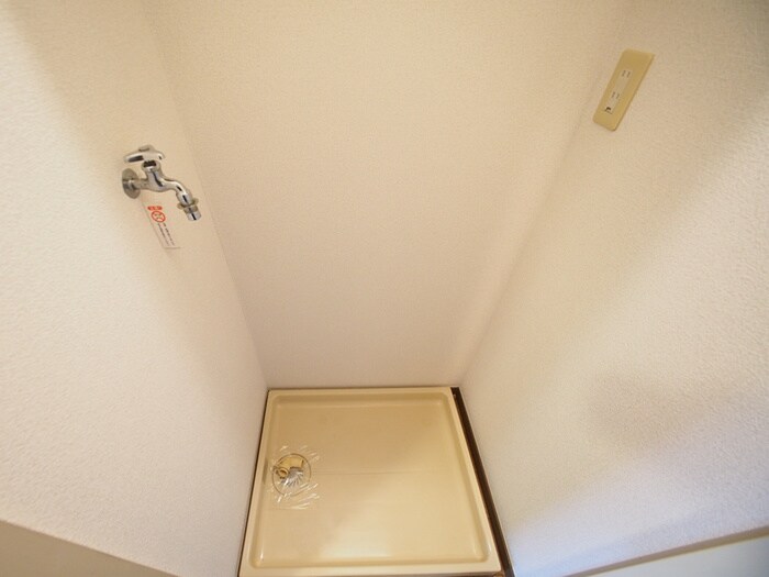 物件内観写真13　(洗濯機置場)