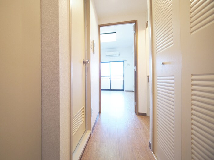 物件内観写真16　(廊下)