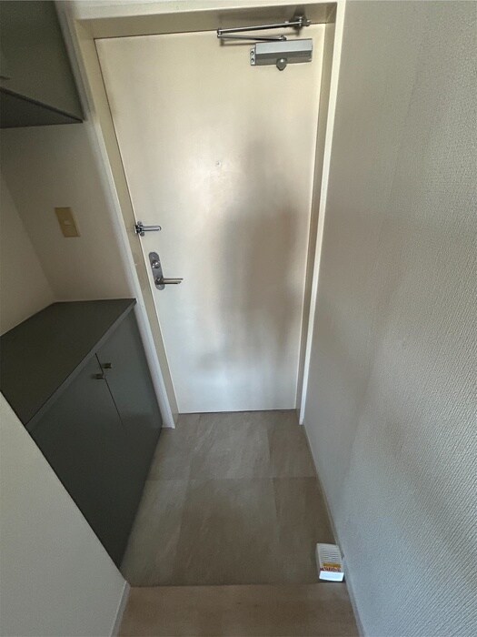 物件内観写真14　(玄関)