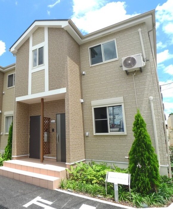 物件外観写真2　(エントランス部分)