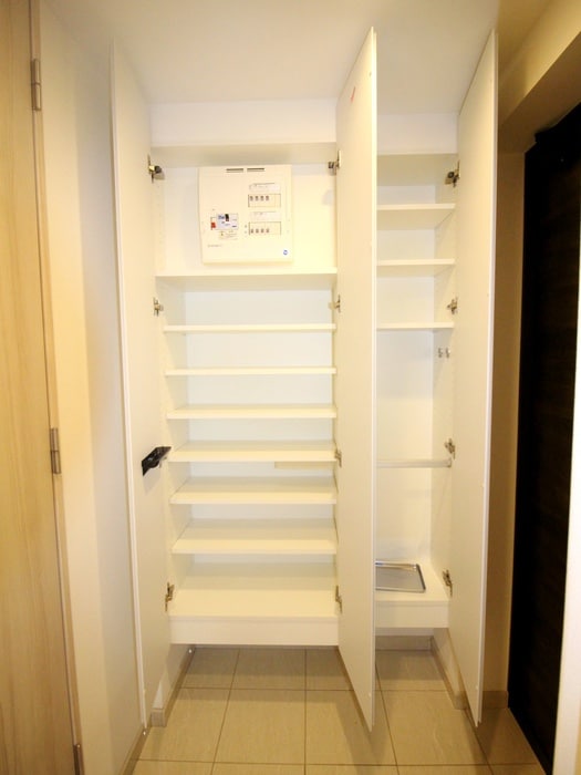 物件内観写真8　(靴箱)