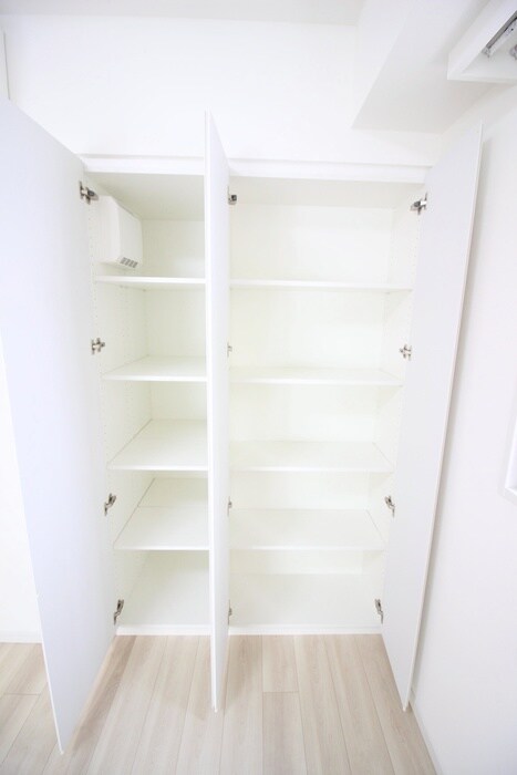 物件内観写真18　(収納)