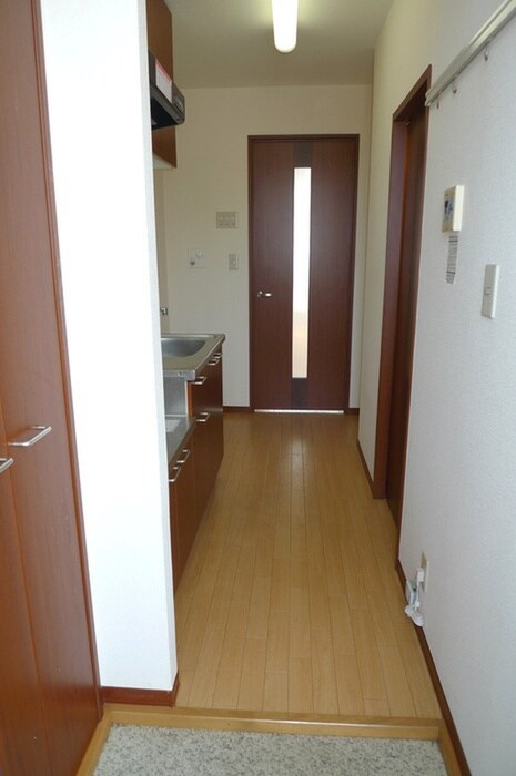物件内観写真8　(廊下)