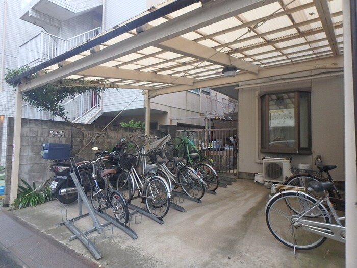 物件外観写真3　(駐輪場)