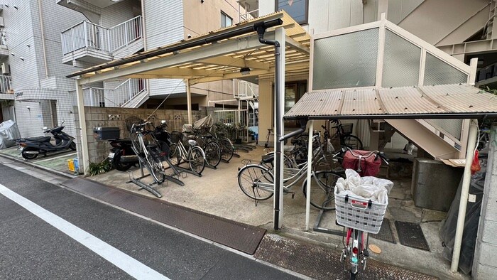 物件外観写真5　(駐輪場)