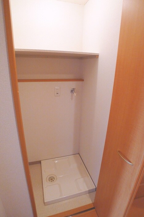 物件内観写真13　(洗濯機置場)