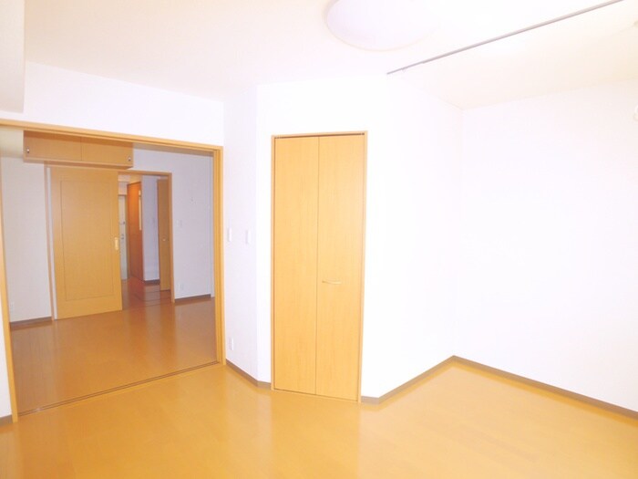 物件内観写真15　(居室)