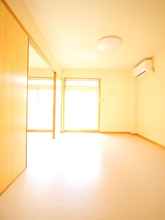 物件内観写真10　(居室)