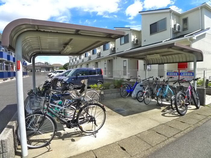 物件外観写真4　(駐輪場)