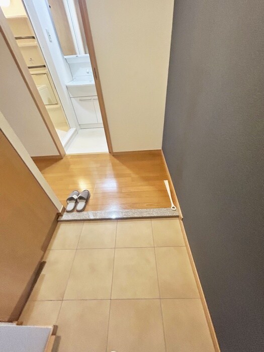 物件内観写真18　(玄関)